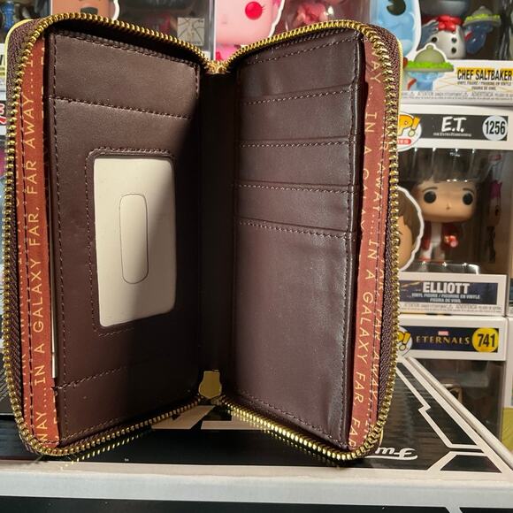 Star wars Jakku Loungefly Wallet - Picture 3 of 3